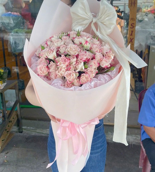 Hoa tươi - Hoa Hồng Chùm Laura Form Oval