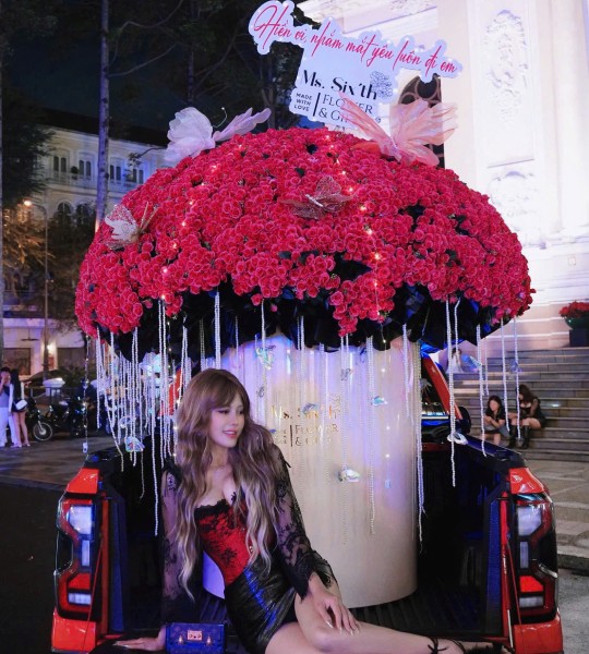 Trụ Hoa Sofia Khổng Lồ