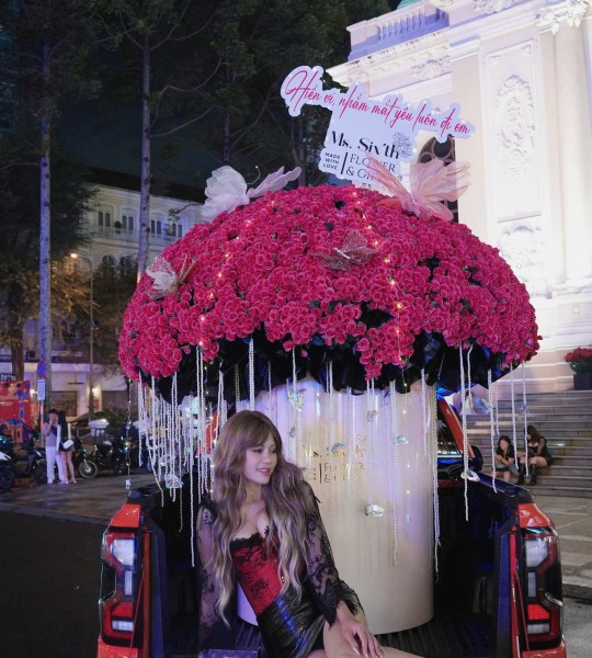 Trụ Hoa Sofia Khổng Lồ