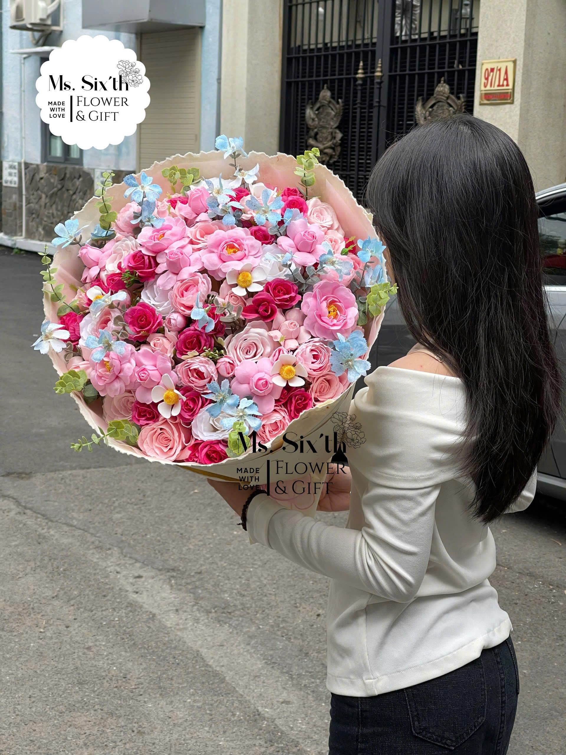 Ảnh 2: Bó hoa nhiệt đới size M
