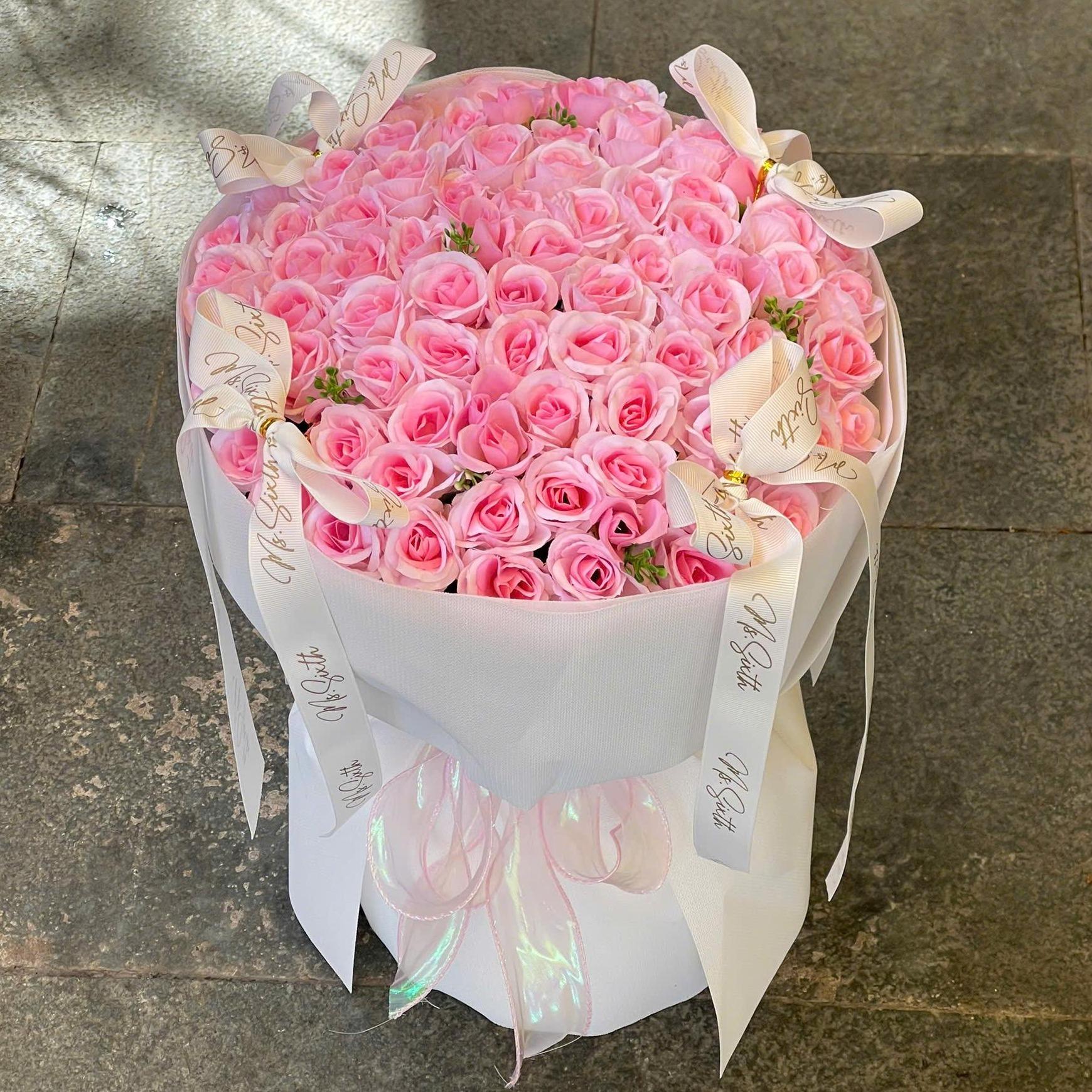 Bó hoa hồng chùm màu Laura size S – quà tặng bạn gái